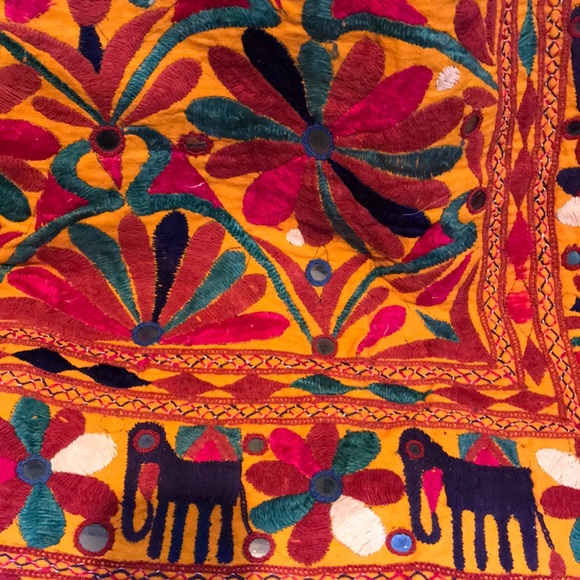 Indian embroidered skirt and top - Picture 4 of 7